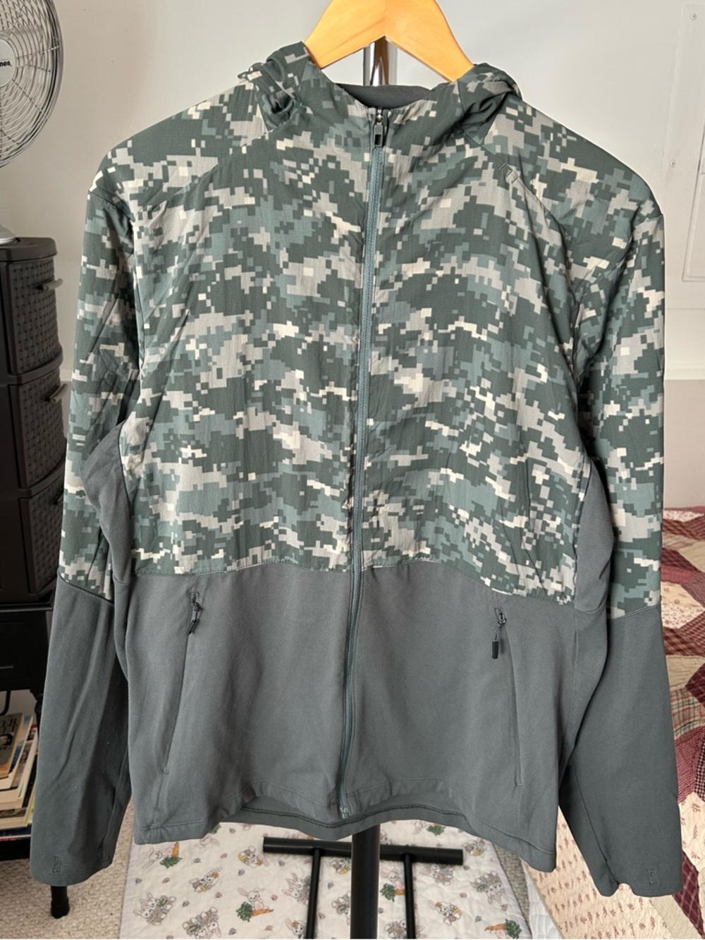 Lululemon Digital Camo Lightweight Zip Up Jacket Men’s Medium